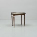 1172 1020 LAMP TABLE